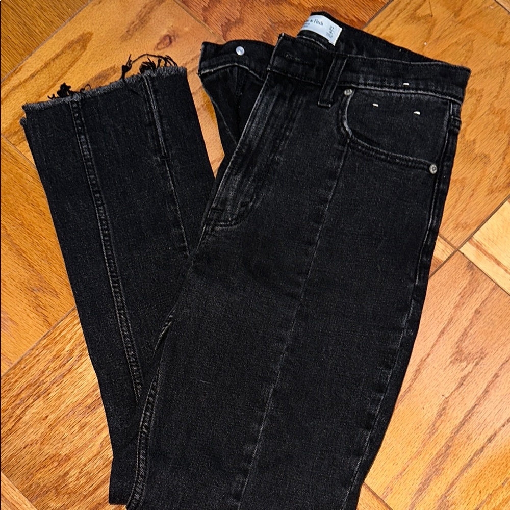 Abercrombie & Fitch Black The Skinny high rise Jeans